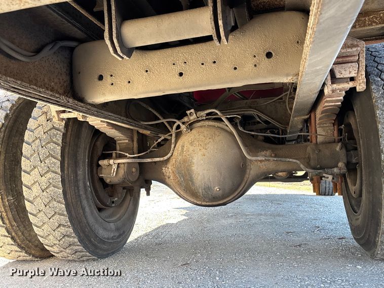 image for item FB3569 1998 Ford F-800 forestry bucket truck