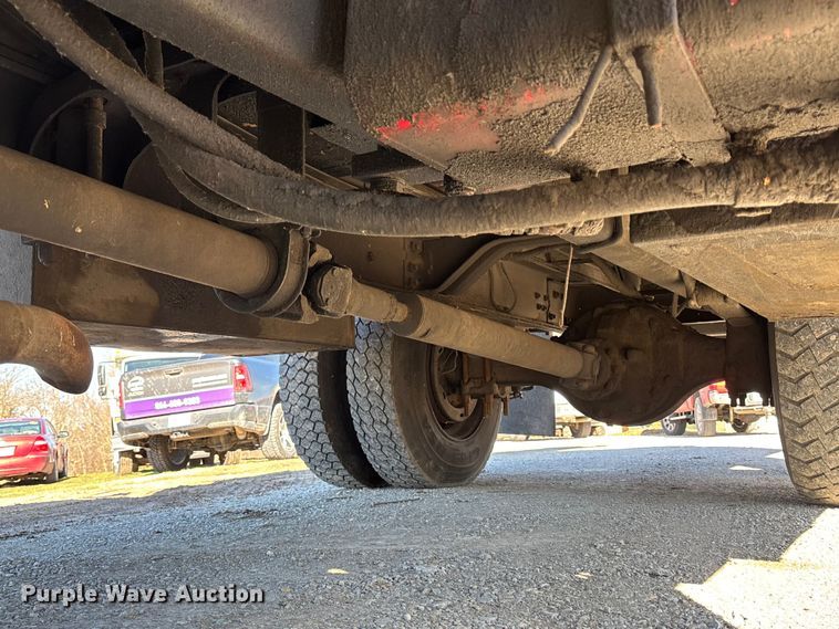 image for item FB3569 1998 Ford F-800 forestry bucket truck