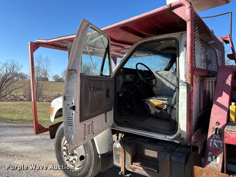 image for item FB3569 1998 Ford F-800 forestry bucket truck