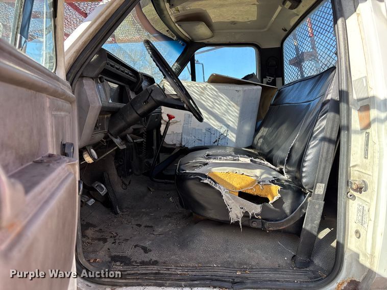 image for item FB3569 1998 Ford F-800 forestry bucket truck