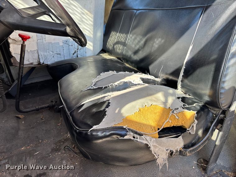 image for item FB3569 1998 Ford F-800 forestry bucket truck