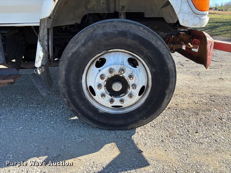 image for item FB3569 1998 Ford F-800 forestry bucket truck