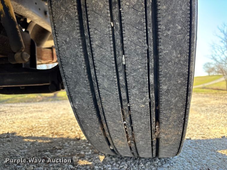 image for item FB3569 1998 Ford F-800 forestry bucket truck