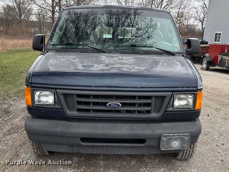 image for item FB3573 2003 Ford E150 van