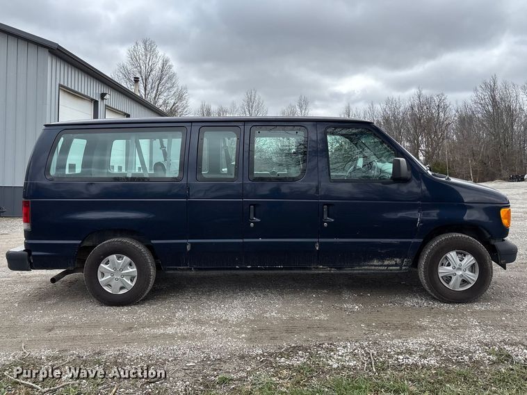 image for item FB3573 2003 Ford E150 van