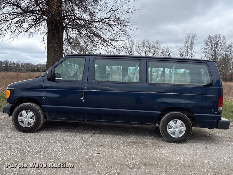 image for item FB3573 2003 Ford E150 van