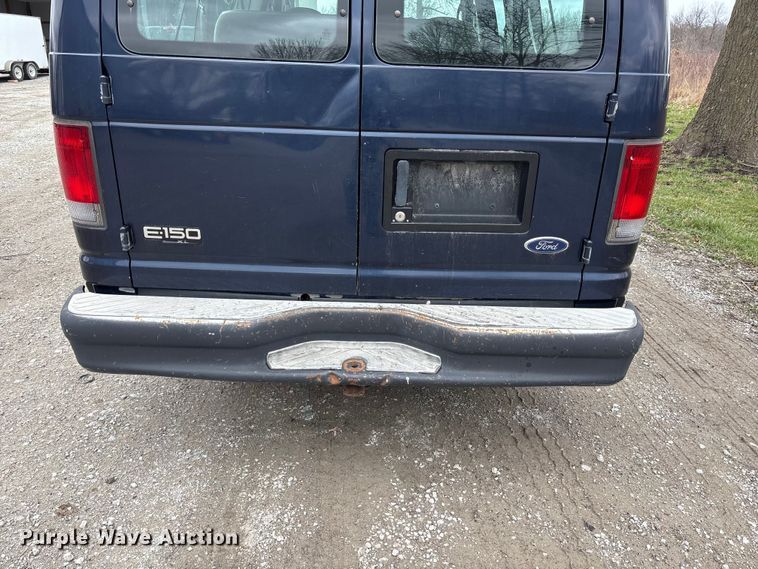 image for item FB3573 2003 Ford E150 van