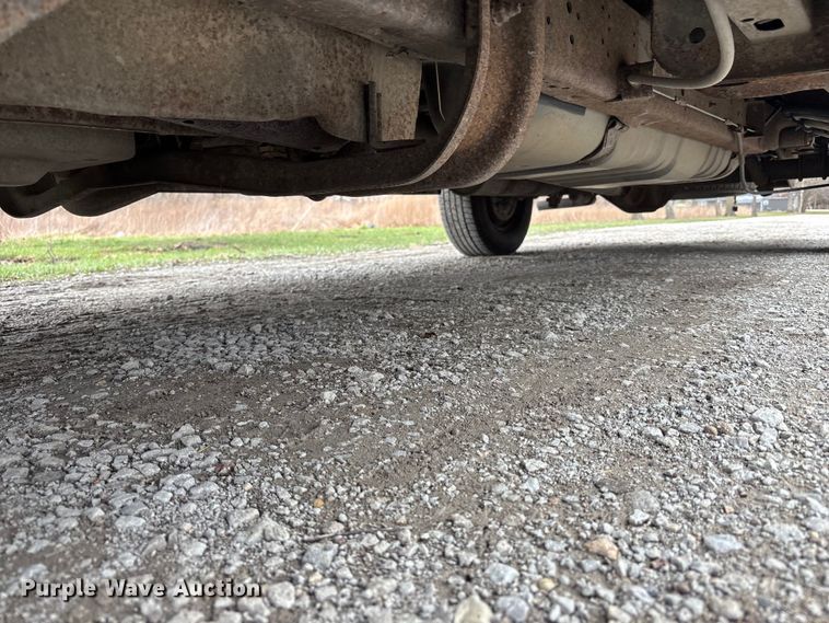 image for item FB3573 2003 Ford E150 van