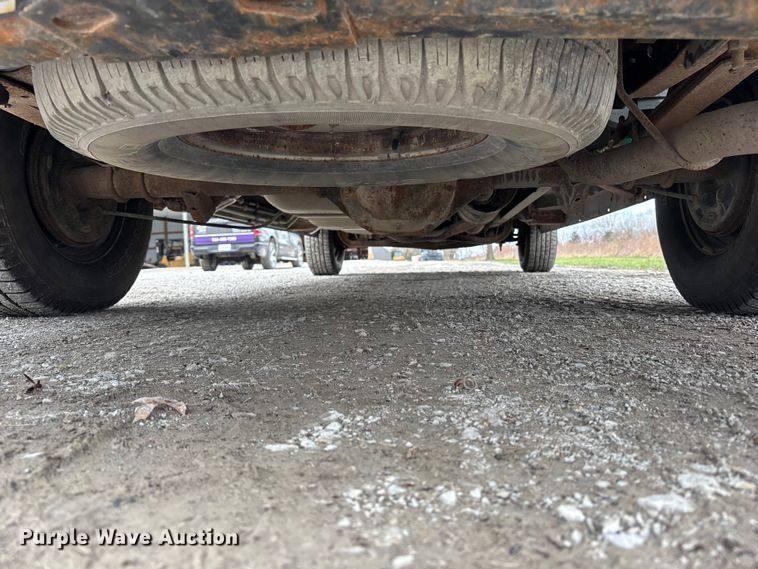 image for item FB3573 2003 Ford E150 van