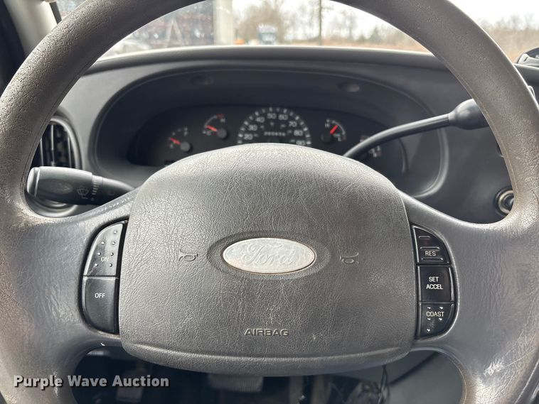 image for item FB3573 2003 Ford E150 van