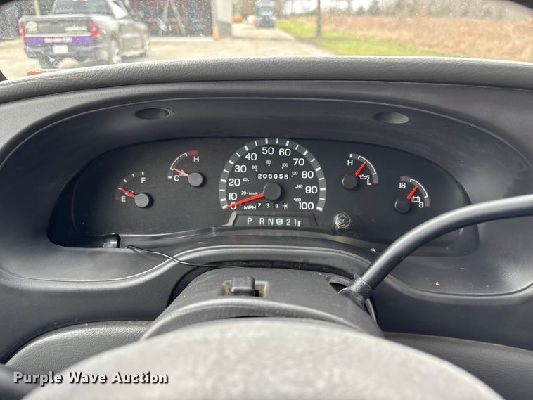 image for item FB3573 2003 Ford E150 van