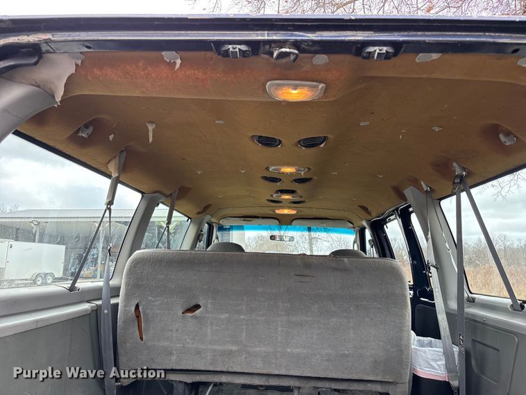 image for item FB3573 2003 Ford E150 van