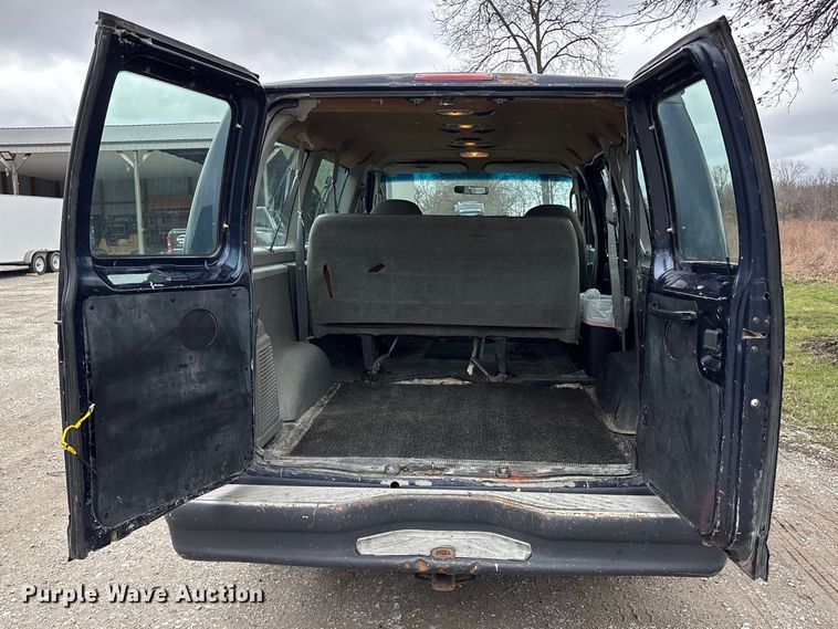 image for item FB3573 2003 Ford E150 van