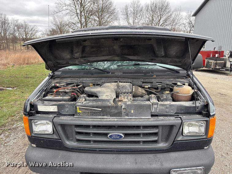 image for item FB3573 2003 Ford E150 van