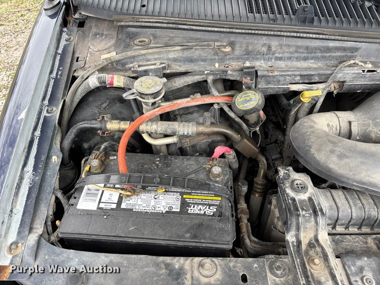 image for item FB3573 2003 Ford E150 van