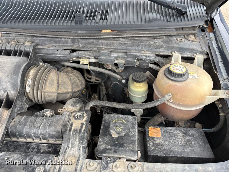 image for item FB3573 2003 Ford E150 van