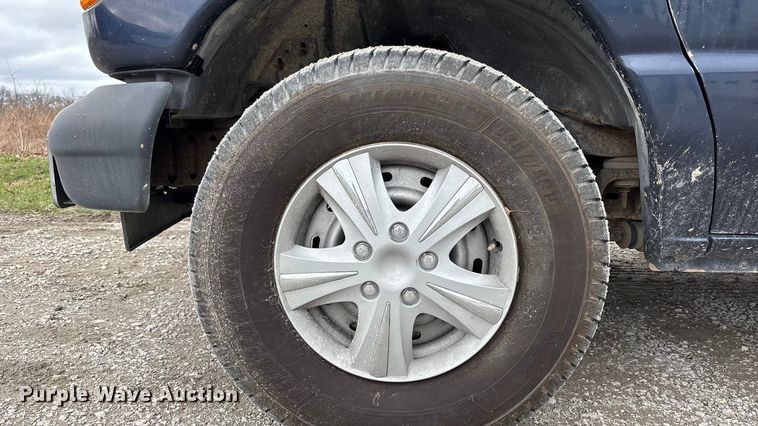 image for item FB3573 2003 Ford E150 van