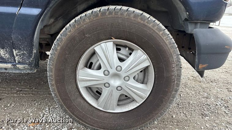 image for item FB3573 2003 Ford E150 van