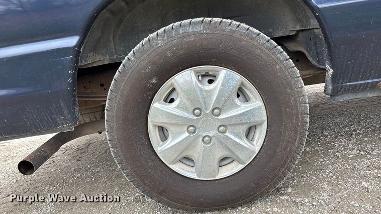 image for item FB3573 2003 Ford E150 van