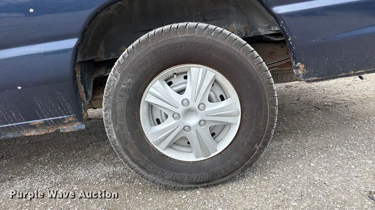 image for item FB3573 2003 Ford E150 van