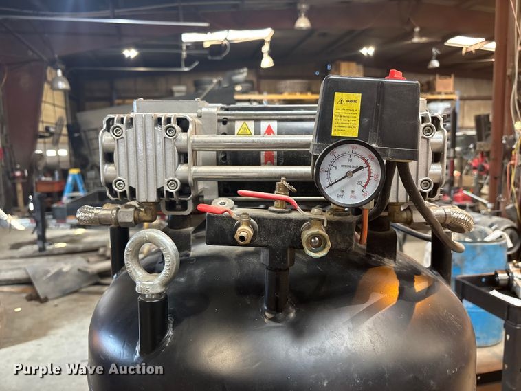 image for item FB3594 Vevor FB3500-10A300 air compressor