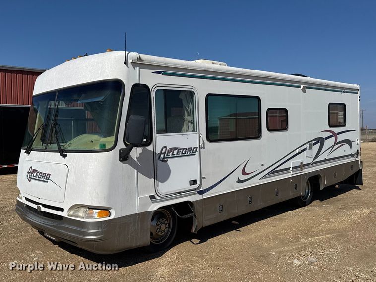 image for item FB6974 2000 Workhorse Allegro RV