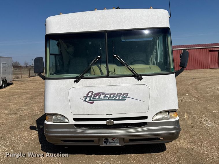 image for item FB6974 2000 Workhorse Allegro RV