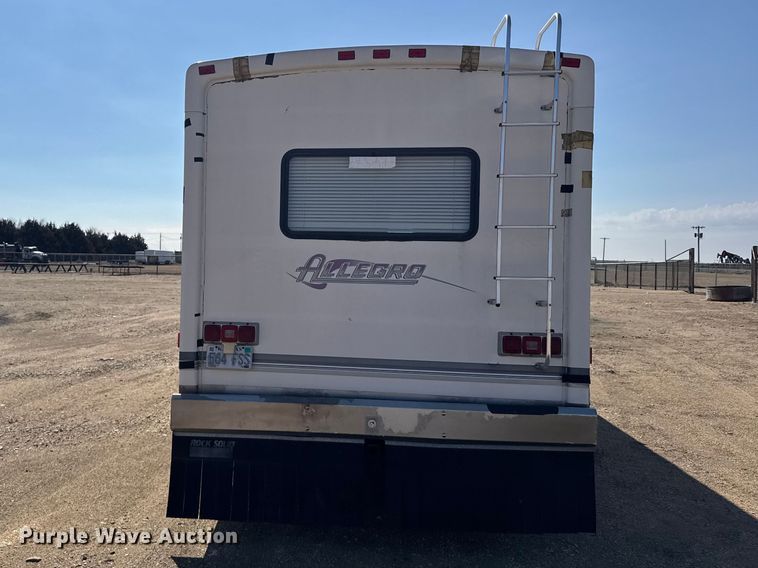 image for item FB6974 2000 Workhorse Allegro RV