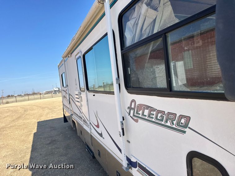 image for item FB6974 2000 Workhorse Allegro RV