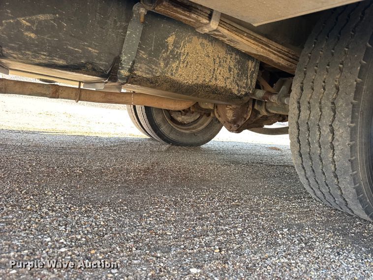 image for item FB6974 2000 Workhorse Allegro RV