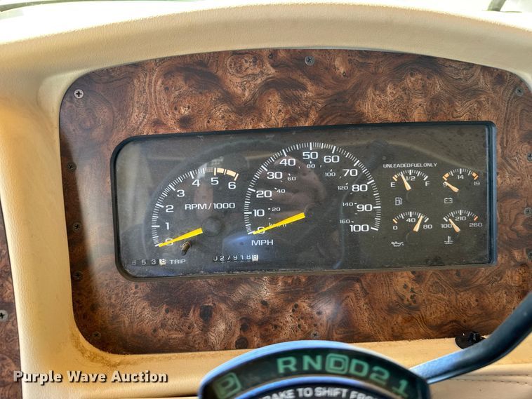 image for item FB6974 2000 Workhorse Allegro RV