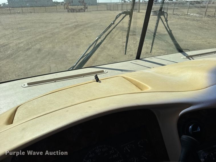 image for item FB6974 2000 Workhorse Allegro RV