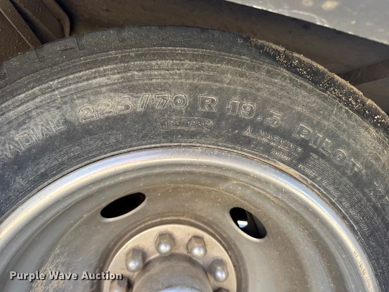 image for item FB6974 2000 Workhorse Allegro RV