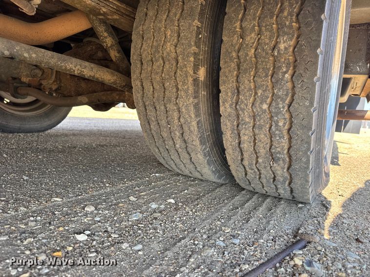 image for item FB6974 2000 Workhorse Allegro RV