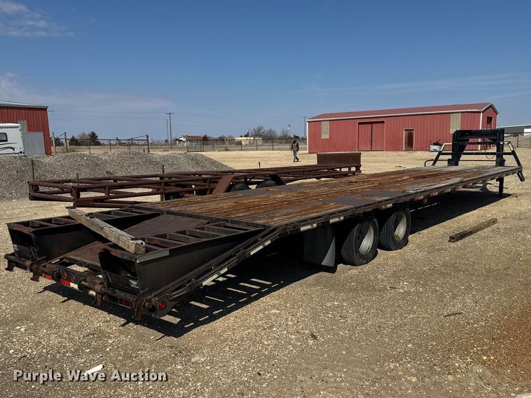 image for item FB6976 2013 Circle M equipment trailer