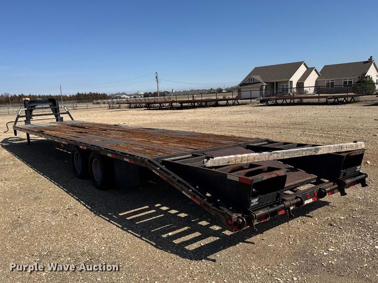 image for item FB6976 2013 Circle M equipment trailer