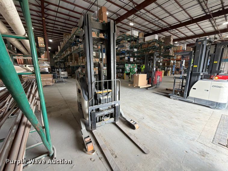 image for item FB8009 2017 Crown RR5725-35 reach truck