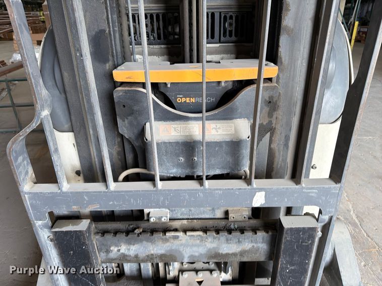 image for item FB8009 2017 Crown RR5725-35 reach truck