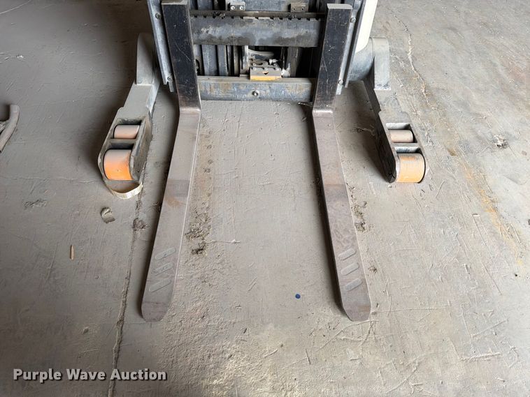 image for item FB8009 2017 Crown RR5725-35 reach truck