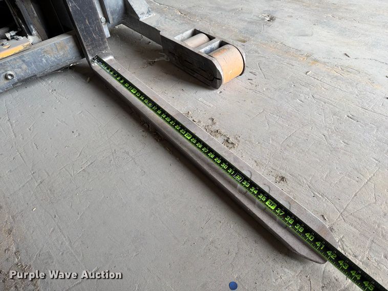 image for item FB8009 2017 Crown RR5725-35 reach truck