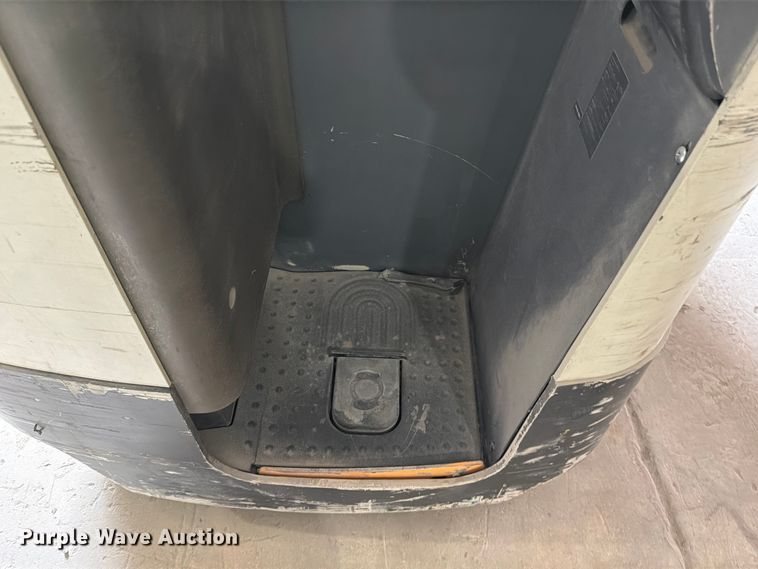 image for item FB8009 2017 Crown RR5725-35 reach truck