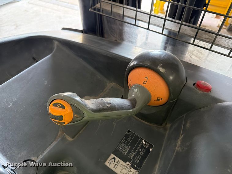 image for item FB8009 2017 Crown RR5725-35 reach truck