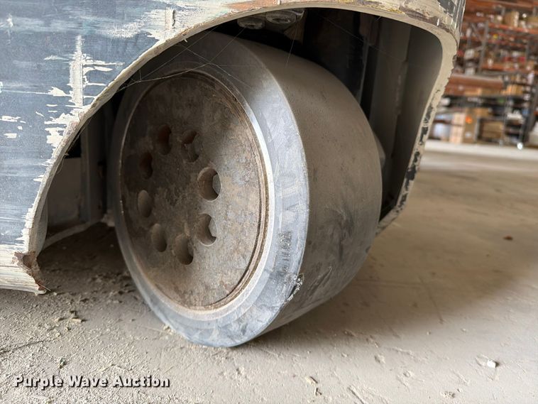 image for item FB8009 2017 Crown RR5725-35 reach truck