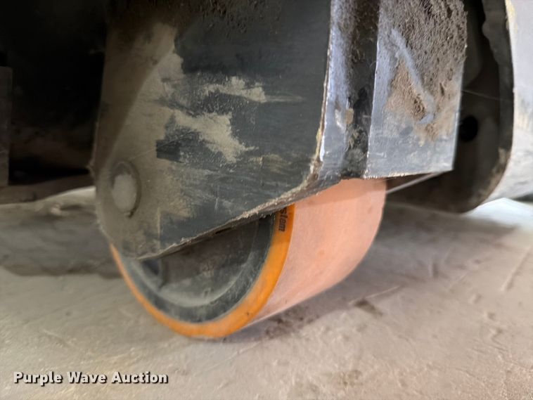 image for item FB8009 2017 Crown RR5725-35 reach truck