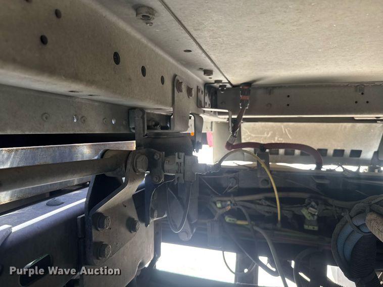 image for item FB9407 2019 Freightliner Business Class M2 rollback truck