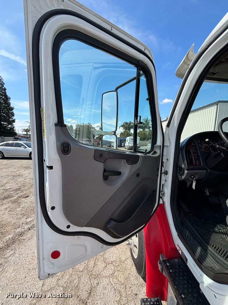 image for item FB9407 2019 Freightliner Business Class M2 rollback truck