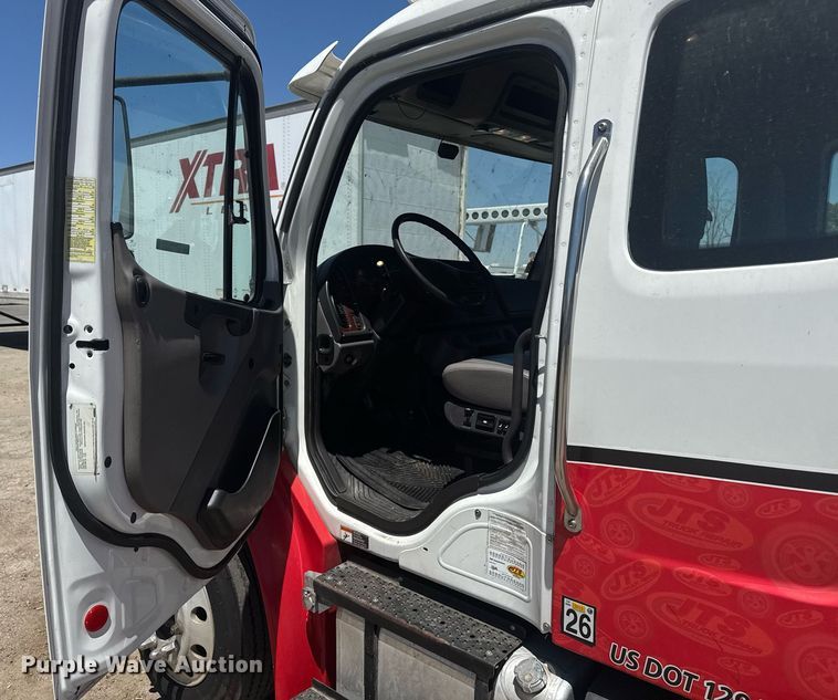 image for item FB9407 2019 Freightliner Business Class M2 rollback truck