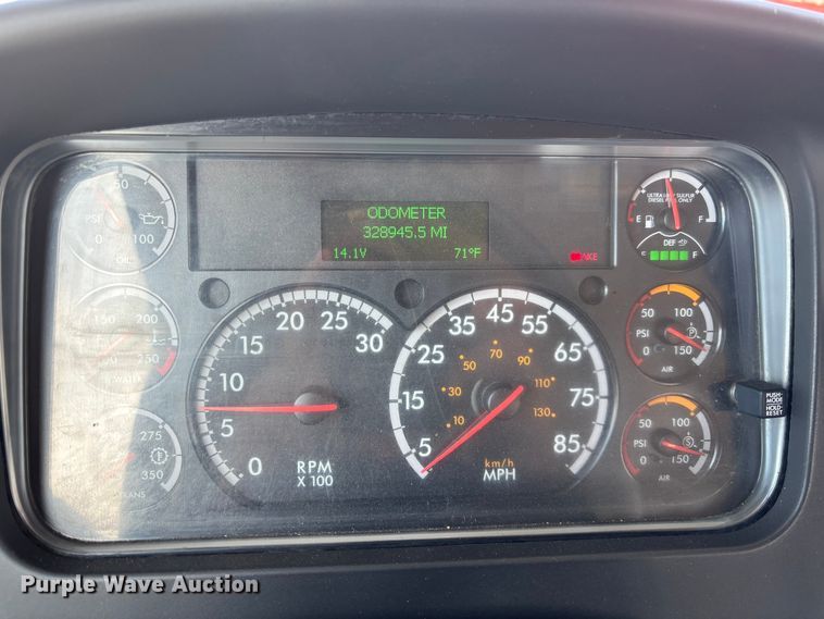 image for item FB9407 2019 Freightliner Business Class M2 rollback truck