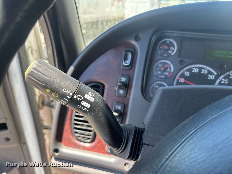 image for item FB9407 2019 Freightliner Business Class M2 rollback truck