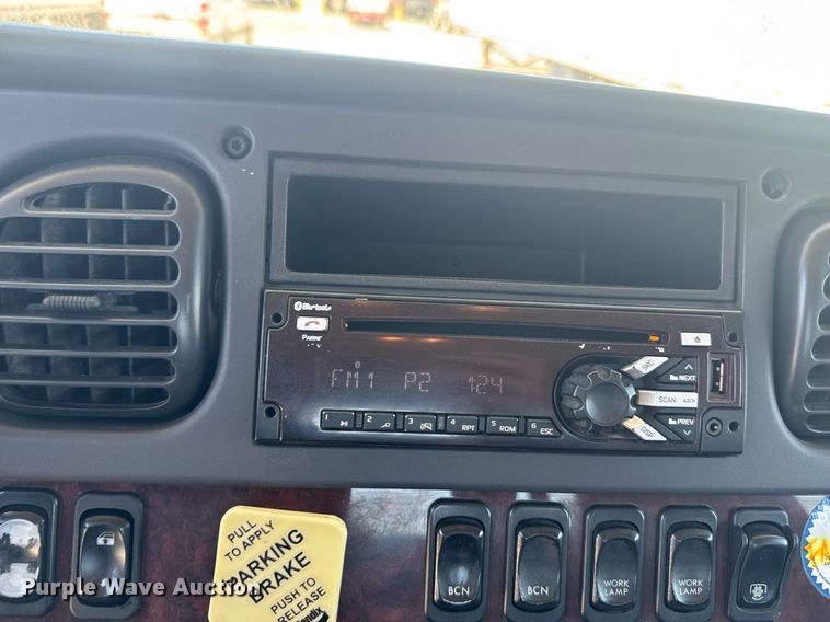 image for item FB9407 2019 Freightliner Business Class M2 rollback truck